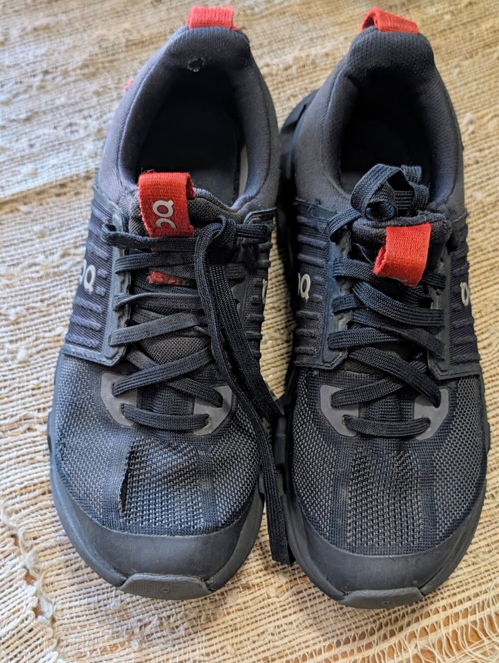 On Black Red Running Cloudswift Junior Athletic Shoes Size Y4